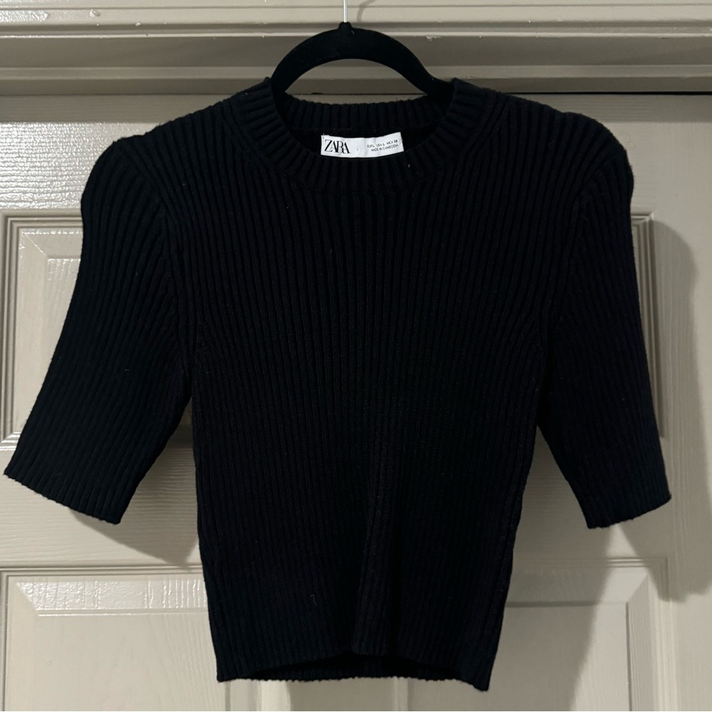 Black cropped sweater